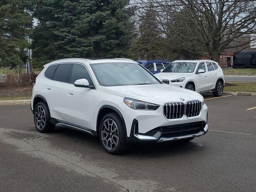 Alpine White 2026 BMW X1 xDrive28i