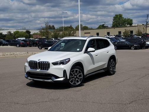 Alpine White 2026 BMW X1 xDrive28i