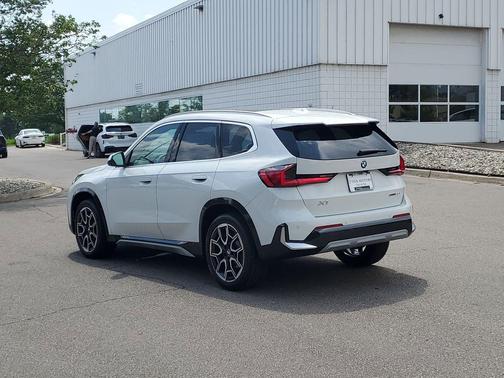 Alpine White 2026 BMW X1 xDrive28i