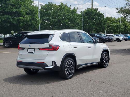 Alpine White 2026 BMW X1 xDrive28i