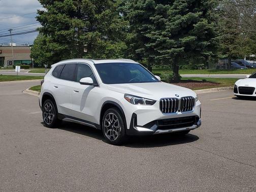 Alpine White 2026 BMW X1 xDrive28i