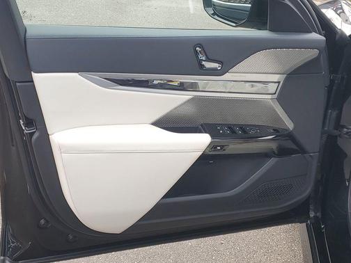 2023 BMW 760 i xDrive