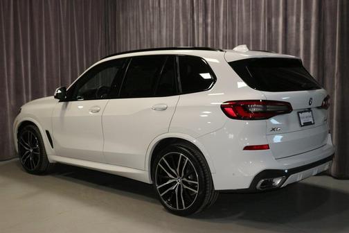Photo 3 of 37 of 2019 BMW X5 xDrive40i