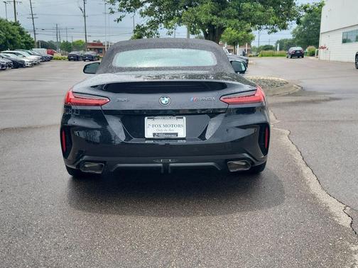 Black Sapphire Metallic 2026 BMW Z4 M40i