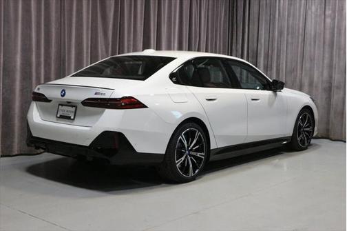 2024 BMW i5 M60