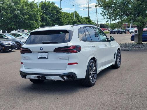 Alpine White 2026 BMW X5 PHEV xDrive50e