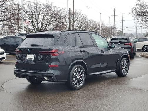 Black Sapphire Metallic 2026 BMW X5 PHEV xDrive50e