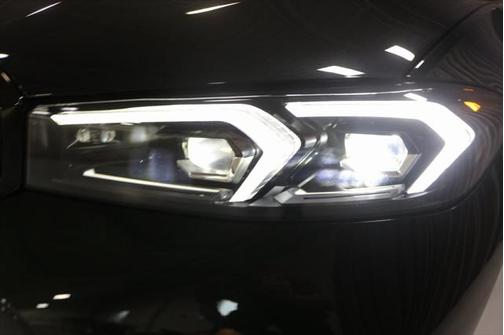 2025 BMW 330 i xDrive