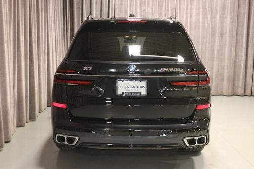 2025 BMW X7 M60i