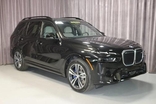 2025 BMW X7 M60i