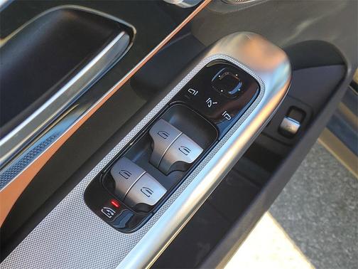 2025 Mercedes-Benz GLC 350e Base