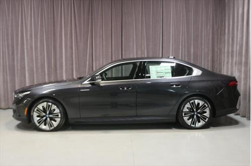 2025 BMW i5 xDrive40