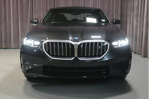 2025 BMW i5 xDrive40