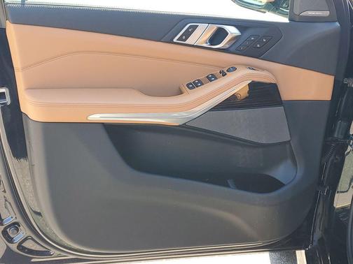 Carbon Black Metallic 2026 BMW X5 xDrive40i