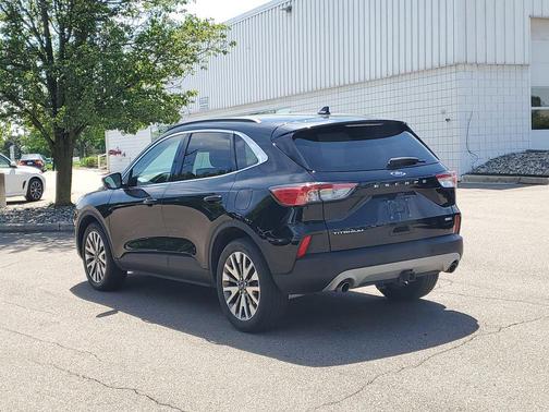 AGATE BLACK METALLIC 2020 Ford Escape Titanium