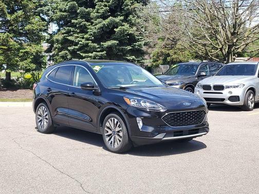 AGATE BLACK METALLIC 2020 Ford Escape Titanium