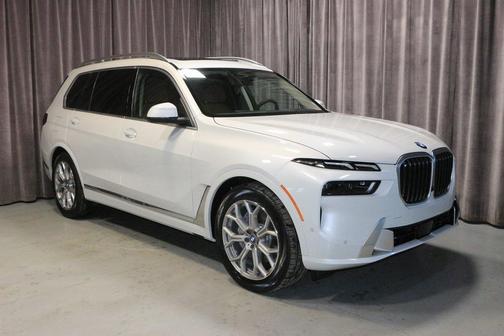 2025 BMW X7 xDrive40i