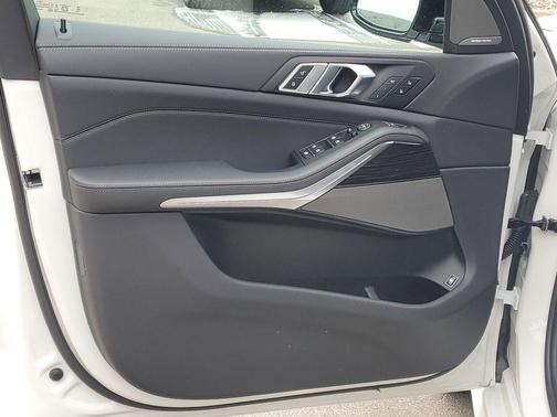 Alpine White 2026 BMW X5 PHEV xDrive50e