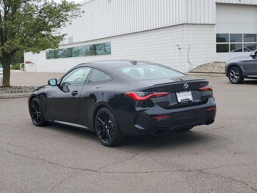 Black Sapphire Metallic 2024 BMW M440 i xDrive