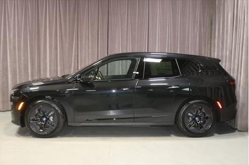 2025 BMW iX xDrive50
