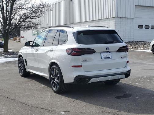 2026 BMW X5 M60i