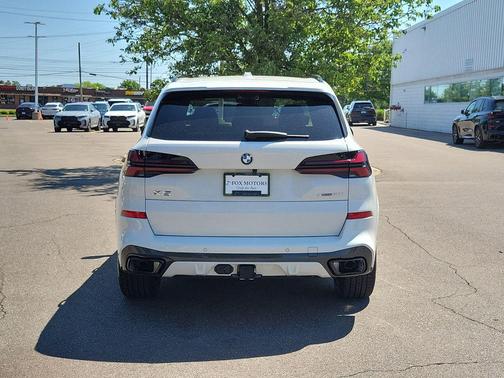 Alpine White 2026 BMW X5 xDrive40i