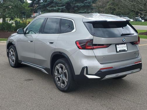 Space Silver Metallic 2025 BMW X1 xDrive28i
