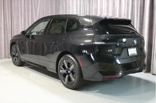 2025 BMW iX xDrive50