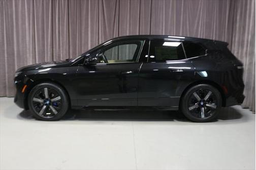 2025 BMW iX xDrive50