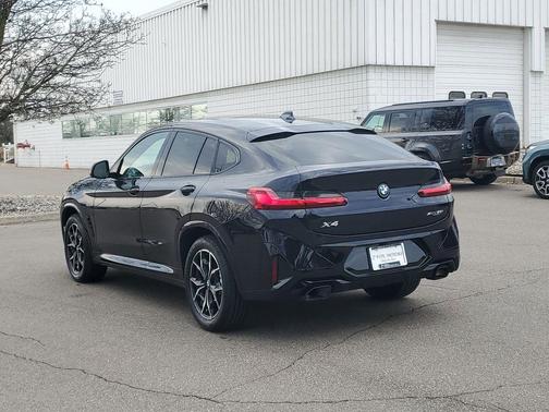 Carbon Black Metallic 2024 BMW X4 xDrive30i