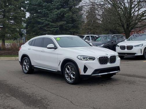 Alpine White 2023 BMW X4 xDrive30i