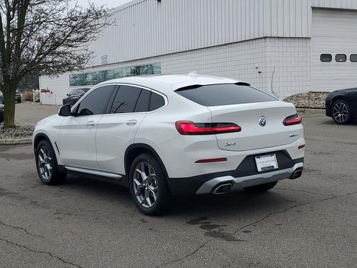 Alpine White 2023 BMW X4 xDrive30i