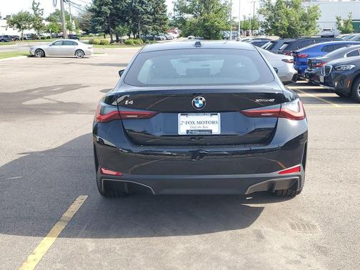 Black Sapphire Metallic 2026 BMW i4 Gran Coupe xDrive40