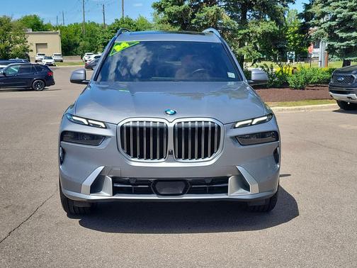 Skyscraper Grey Metallic 2024 BMW X7 xDrive40i