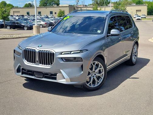 Skyscraper Grey Metallic 2024 BMW X7 xDrive40i
