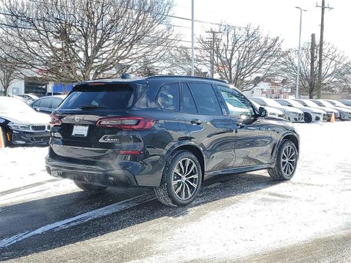 2023 BMW X5 M50i