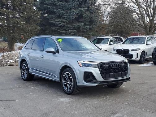 2025 Audi Q7 45 Premium Plus