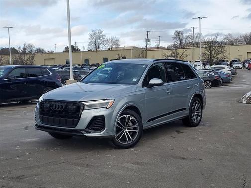 2025 Audi Q7 45 Premium Plus