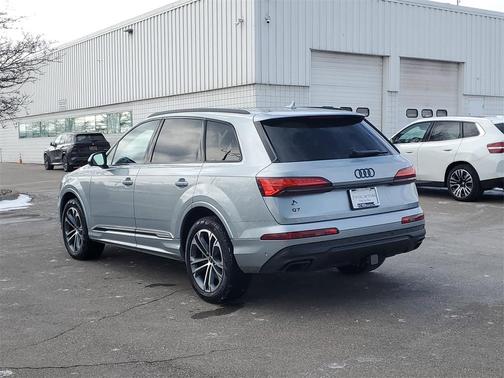 2025 Audi Q7 45 Premium Plus