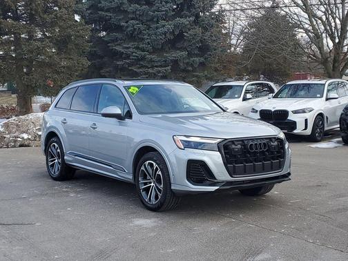 2025 Audi Q7 45 Premium Plus
