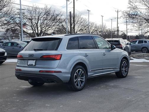 2025 Audi Q7 45 Premium Plus