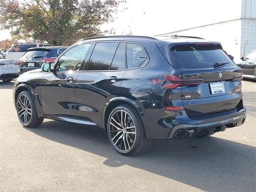 2026 BMW X5 M60i