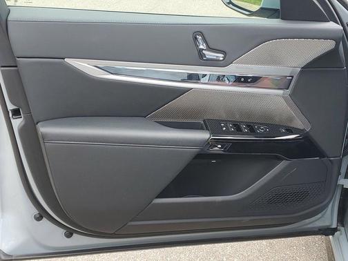 Brooklyn Grey Metallic 2023 BMW i7 xDrive60