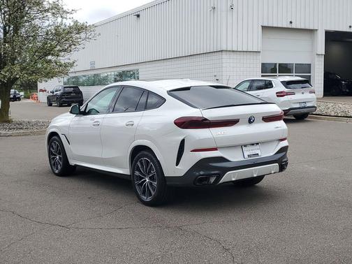 Alpine White 2026 BMW X6 xDrive40i