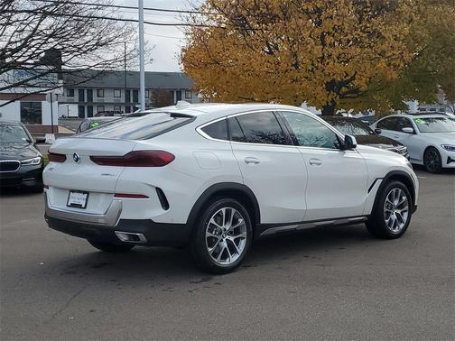 Alpine White 2023 BMW X6 xDrive40i