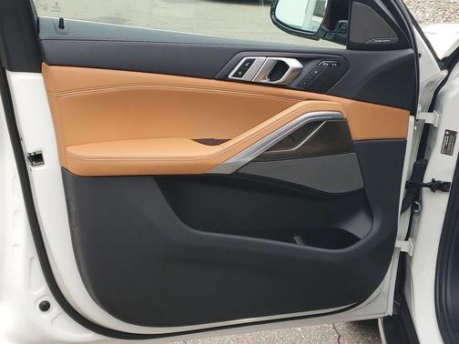 Alpine White 2023 BMW X6 xDrive40i