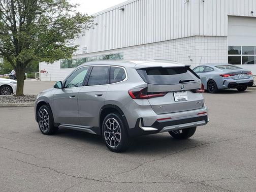 Space Silver Metallic 2026 BMW X1 xDrive28i