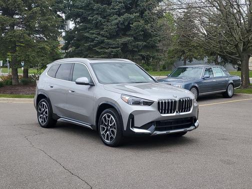 Space Silver Metallic 2026 BMW X1 xDrive28i