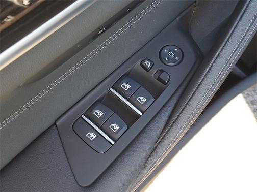 2023 BMW 530 i xDrive