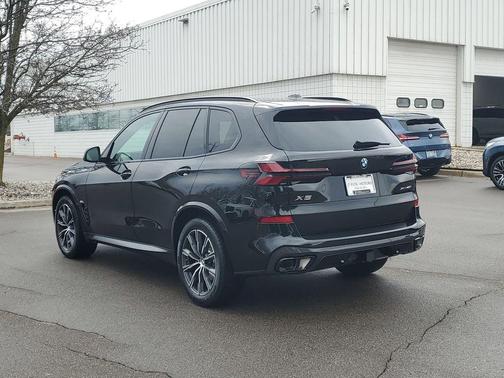 Black Sapphire Metallic 2026 BMW X5 xDrive40i
